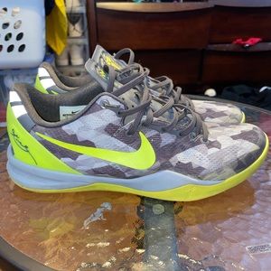 Size 10 Kobe 8 Volt